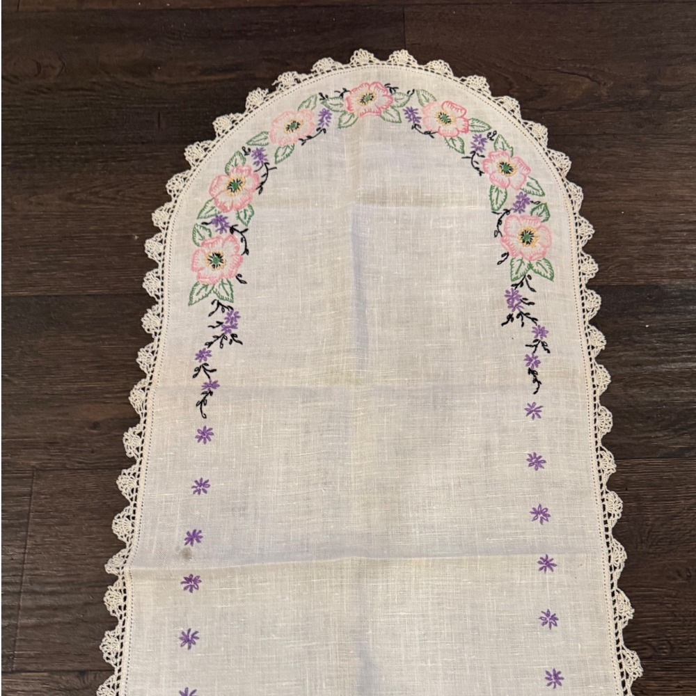 Vintage Embroidered Linen Table Runner Pink Purple Floral Crochet Trim 40 x 17